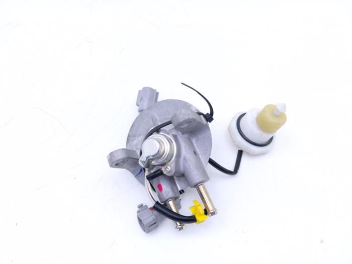 Gebrauchte Kraftstofffiltergehäuse Mazda 6 SportBreak (GH19/GHA9) 2.0 CiDT 16V Preis € 45,00 Margenregelung angeboten von Automaterialen Ronald Morien B.V.