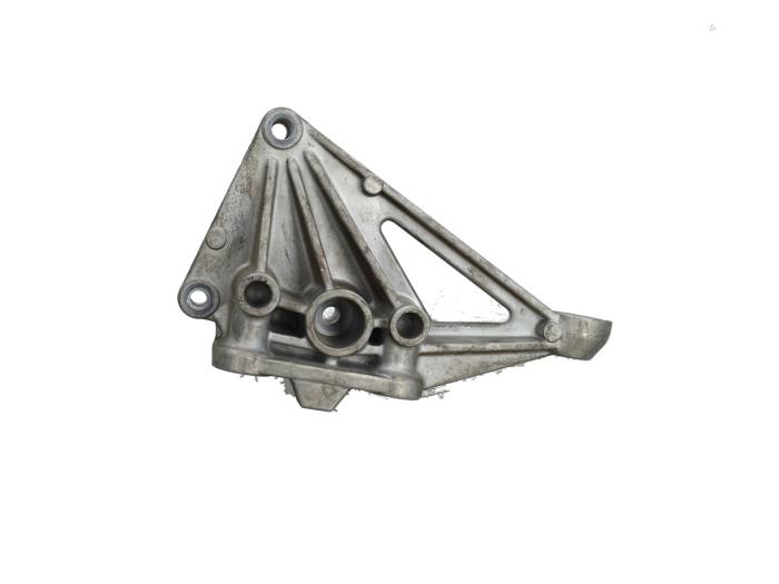 Used Engine mount Volkswagen Golf IV (1J1) 2.3 V5 GTI 20V Price € 25,00 Margin scheme offered by Automaterialen Ronald Morien B.V.