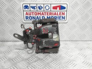 Begagnade Bakre bromsok, vänster Volkswagen Golf V (1K1) 1.4 GT 16V Pris € 45,00 Marginaltabell erbjuds av Automaterialen Ronald Morien B.V.