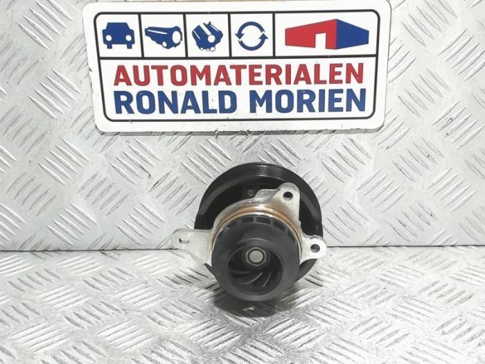 Nya Vattenpump Renault Master III (FV) 2.3 dCi 165 16V FWD Pris € 99,00 Inklusive moms erbjuds av Automaterialen Ronald Morien B.V.