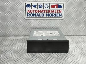 Used Multi-media control unit Volkswagen Transporter T6 2.0 TDI 150 Price € 495,00 Inclusive VAT offered by Automaterialen Ronald Morien B.V.