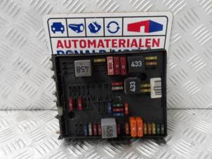Usados Caja de fusibles Audi A3 Precio € 55,00 Norma de margen ofrecido por Automaterialen Ronald Morien B.V.