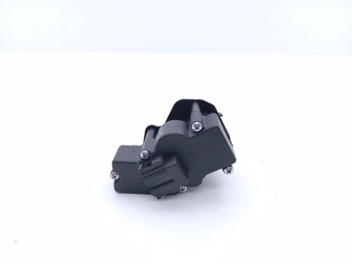 Moteur de vitre de déflecteur