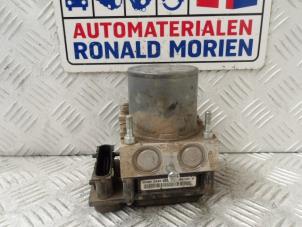 Used ABS pump Ford Mondeo III Wagon 2.0 TDCi 115 16V Price € 35,00 Margin scheme offered by Automaterialen Ronald Morien B.V.