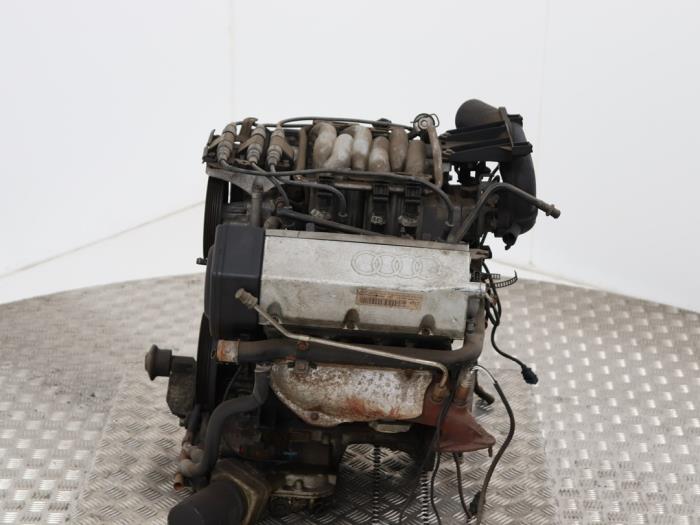 Motor de un Audi 80 (B4) 2.6 E V6 1992
