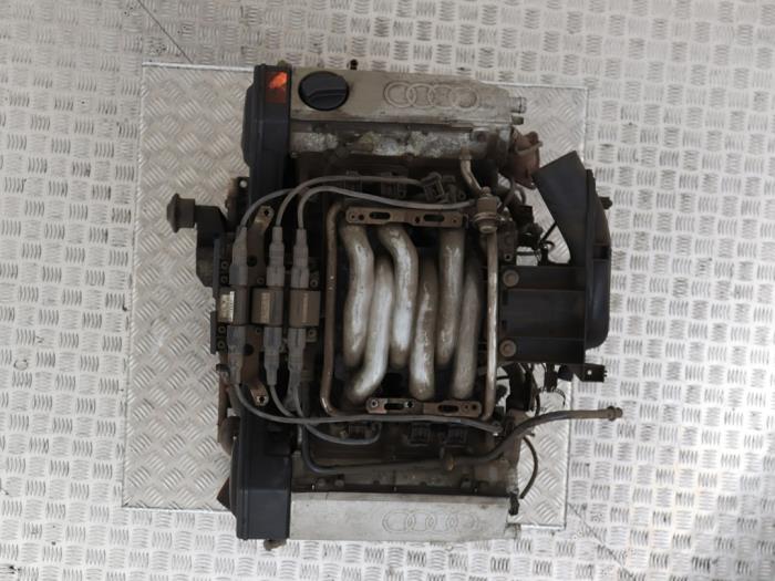 Motor de un Audi 80 (B4) 2.6 E V6 1992