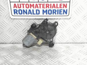 Usagé Moteur de vitre portière Audi Q7 (4MB/4MG) 3.0 TDI V6 24V Prix € 15,00 Règlement à la marge proposé par Automaterialen Ronald Morien B.V.