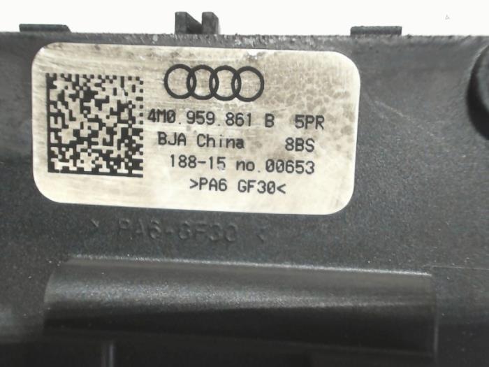 Sitzverstellung Schalter van een Audi Q7 (4MB/4MG) 3.0 TDI V6 24V 2015