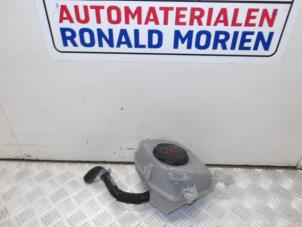 Used Expansion vessel Volkswagen Polo VI (AW1) 1.0 TSI 12V Price € 14,99 Inclusive VAT offered by Automaterialen Ronald Morien B.V.
