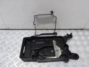 Used Battery box Volkswagen Polo VI (AW1) 1.0 TSI 12V Price € 14,99 Inclusive VAT offered by Automaterialen Ronald Morien B.V.
