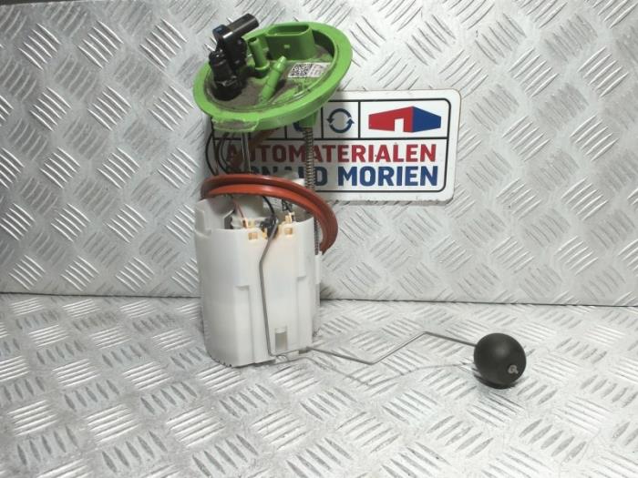 Used Petrol pump Volkswagen Golf VII (AUA) 1.4 GTE 16V Price € 29,00 Margin scheme offered by Automaterialen Ronald Morien B.V.