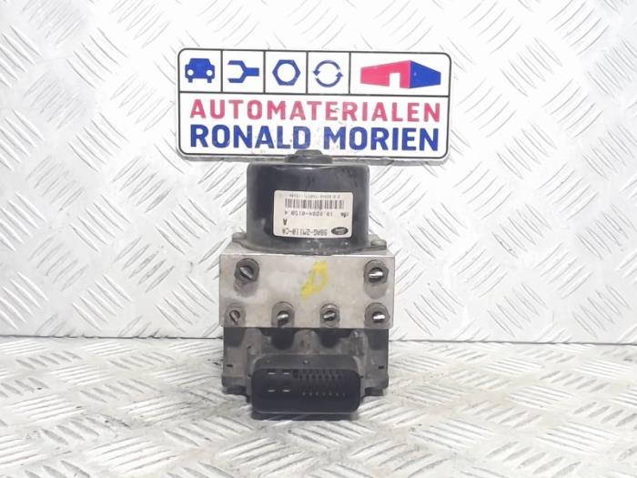 Używane Pompa ABS Ford Focus 1 1.8 TDdi Cena € 25,00 Procedura marży oferowane przez Automaterialen Ronald Morien B.V.