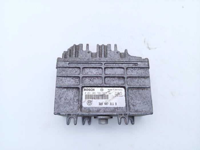 Used Engine management computer Volkswagen Passat (35I) 1.8i Price € 50,00 Margin scheme offered by Automaterialen Ronald Morien B.V.