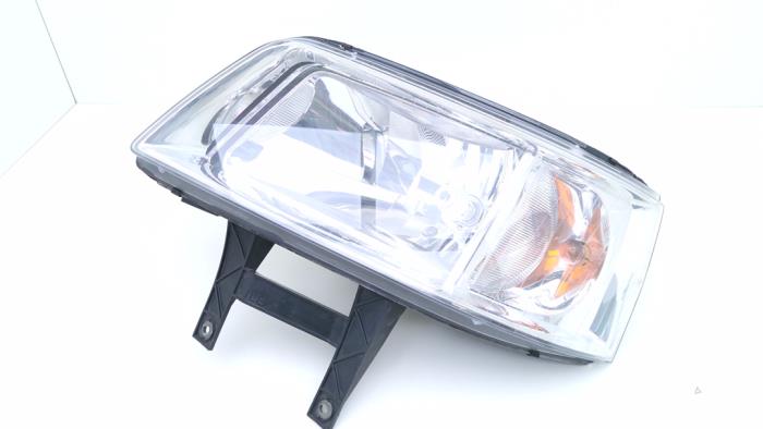 Używane Reflektor lewy Volkswagen Transporter T5 1.9 TDi Cena € 19,95 Procedura marży oferowane przez Automaterialen Ronald Morien B.V.
