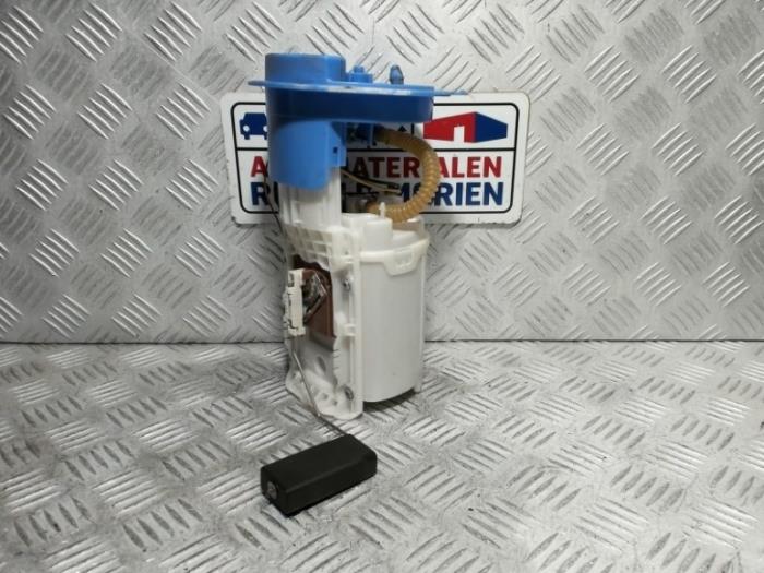 Usagé Pompe essence Skoda Octavia (1Z3) 1.4 TSI 16V Prix € 29,00 Règlement à la marge proposé par Automaterialen Ronald Morien B.V.