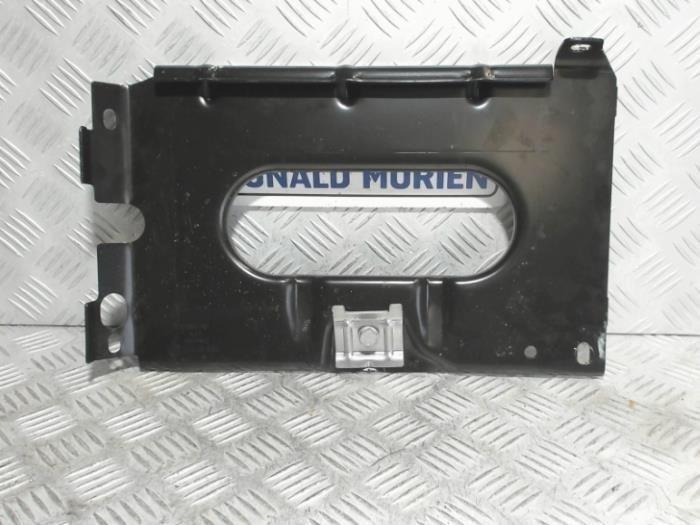 Battery box from a Volkswagen Transporter/Caravelle T6 2.0 TDI 150 4Motion 2021
