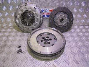 Used Clutch kit (complete) Volkswagen Transporter/Caravelle T6 2.0 TDI 150 4Motion Price € 719,95 Inclusive VAT offered by Automaterialen Ronald Morien B.V.