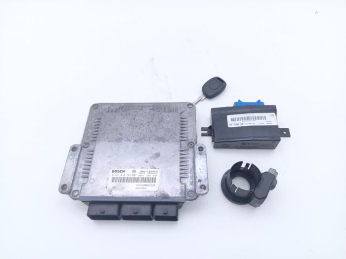 Used Engine management computer Renault Master II (FD/HD) 1.9 dCi Price € 200,00 Margin scheme offered by Automaterialen Ronald Morien B.V.