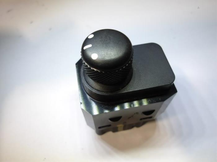 Interruptor de retrovisor de un Suzuki SX4 (EY/GY) 1.6 16V 4x2 2010