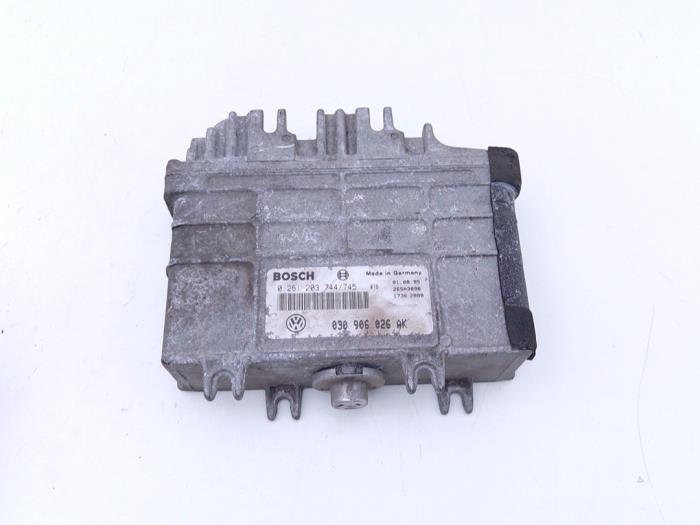 Used Engine management computer Volkswagen Polo III (6N1) 1.0i 45 Price € 49,00 Margin scheme offered by Automaterialen Ronald Morien B.V.