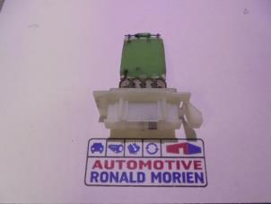 Used Heater resistor Volkswagen Caddy IV 1.6 TDI 16V Price € 9,99 Inclusive VAT offered by Automaterialen Ronald Morien B.V.