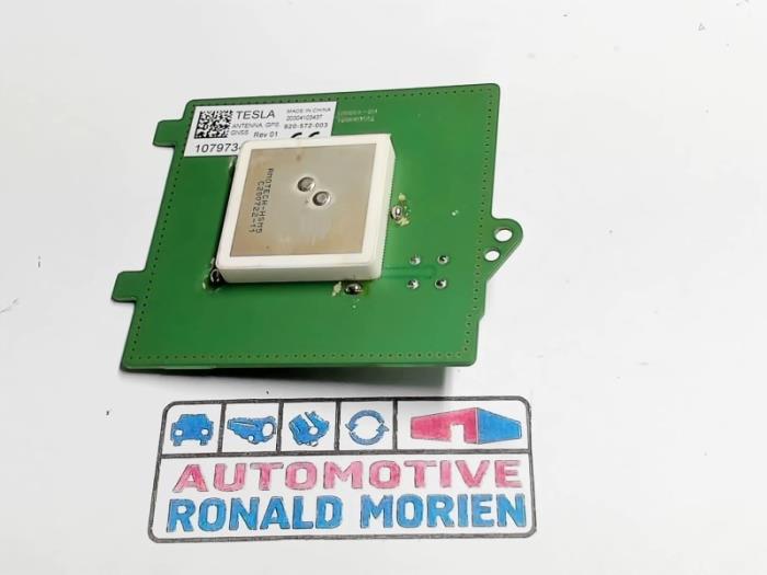 Gebrauchte GPS Antenne Tesla Model 3 Long Range AWD 75 kWh Preis € 65,00 Mit Mehrwertsteuer angeboten von Automaterialen Ronald Morien B.V.