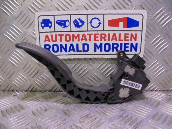 Accelerator pedal Opel Vivaro 1.6 CDTI BiTurbo 140 180020024R