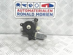 Używane Silnik szyby drzwiowej Audi RS 3 Sportback (8VA/8VF) 2.5 TFSI 20V Quattro Cena € 10,00 Procedura marży oferowane przez Automaterialen Ronald Morien B.V.