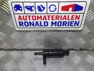 Used Headlight washer pump Porsche Panamera (970) 3.0 D V6 24V Price € 25,00 Inclusive VAT offered by Automaterialen Ronald Morien B.V.