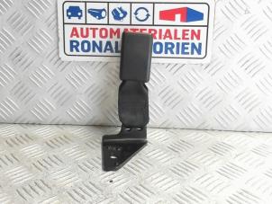 Used Rear seatbelt buckle, left Peugeot 208 I (CA/CC/CK/CL) 1.2 12V e-THP PureTech 110 Price € 10,00 Margin scheme offered by Automaterialen Ronald Morien B.V.