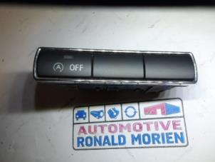 Usados Interruptor ASR Ford Fiesta 6 (JA8) 1.6 TDCi 16V ECOnetic Precio € 10,00 Norma de margen ofrecido por Automaterialen Ronald Morien B.V.