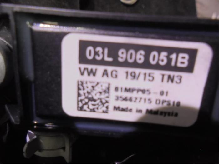 Sensor de presión de combustible de un Volkswagen Jetta IV (162/16A) 2.0 TDI 16V 2016