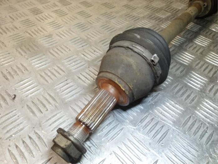 Front drive shaft, left from a Ford Fiesta 6 (JA8) 1.6 TDCi 16V ECOnetic 2014