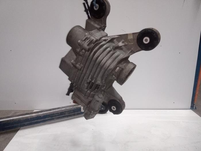 Differential hinten van een Volkswagen Tiguan (5N1/2) 2.0 TDI 16V 2015