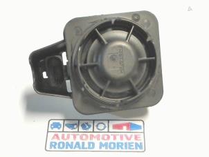 Used Alarm siren Skoda Fabia III Combi (NJ5) 1.0 TSI 12V Price € 75,00 Inclusive VAT offered by Automaterialen Ronald Morien B.V.