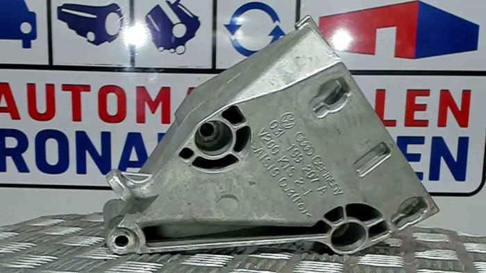 Usagé Support moteur Volkswagen Polo V (6R) 1.6 TDI 16V 75 Prix € 25,00 Règlement à la marge proposé par Automaterialen Ronald Morien B.V.