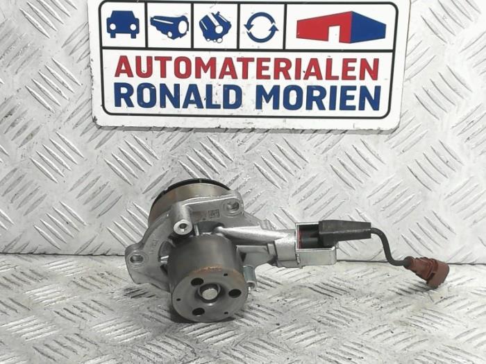 Używane Pompa wodna Volkswagen Golf VII Variant (AUVV) 2.0 GTD 16V 4Motion Cena € 75,00 Z VAT oferowane przez Automaterialen Ronald Morien B.V.