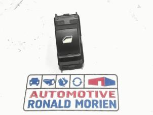 Used Electric window switch Opel Corsa F (UB/UH/UP) 1.2 12V 75 Price € 5,00 Inclusive VAT offered by Automaterialen Ronald Morien B.V.