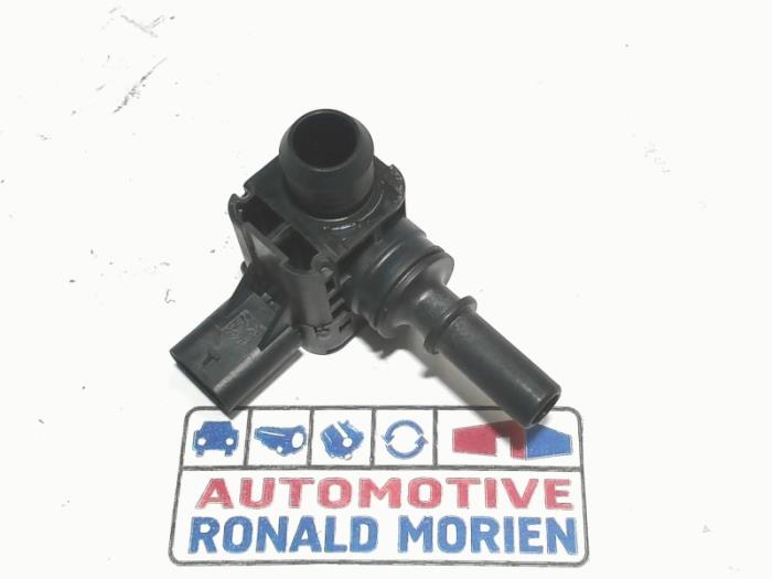 Bränsletryckssensor från en Opel Corsa F (UB/UH/UP) 1.2 12V 75 2021