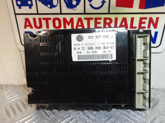 Używane Modul climatronic Volkswagen Phaeton (3D) 3.2 V6 30V 4Motion Lang Cena € 75,00 Procedura marży oferowane przez Automaterialen Ronald Morien B.V.