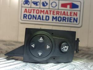 Usados Interruptor combinado columna de dirección Volkswagen Phaeton (3D) 3.2 V6 30V 4Motion Lang Precio € 19,00 Norma de margen ofrecido por Automaterialen Ronald Morien B.V.