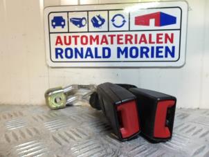 Gebrauchte Sicherheitsgurt Schließe Mitte hinten Volkswagen Phaeton (3D) 3.2 V6 30V 4Motion Lang Preis € 19,00 Margenregelung angeboten von Automaterialen Ronald Morien B.V.