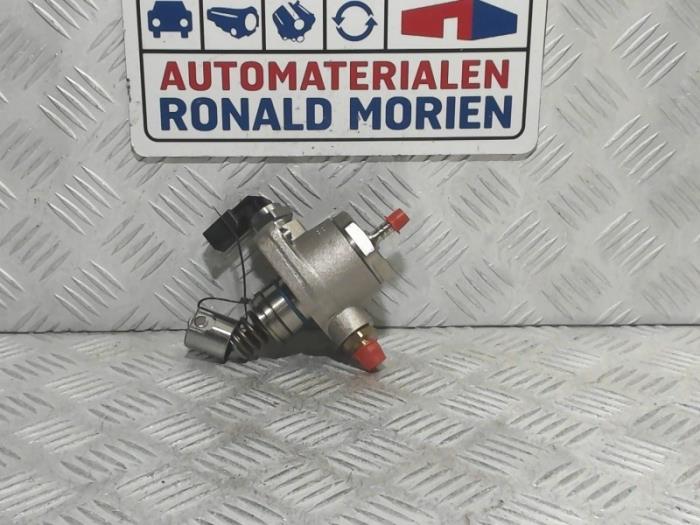 Mechanical fuel pump from a Volkswagen Scirocco (137/13AD) 2.0 TSI 16V 2018