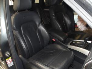 Used Set of upholstery (complete) Audi Q5 (8RB) 3.0 TDI V6 24V Quattro Price € 795,00 Margin scheme offered by Automaterialen Ronald Morien B.V.