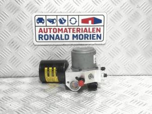 Usados Bomba ABS Hyundai Ioniq Electric Precio € 235,95 IVA incluido ofrecido por Automaterialen Ronald Morien B.V.