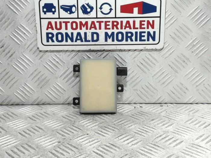 Begagnade Dödvinkelsensor Hyundai Ioniq EV 38 kWh Pris € 195,00 Marginaltabell erbjuds av Automaterialen Ronald Morien B.V.