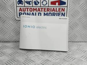 Usagé Livret d'instructions Hyundai Ioniq Electric Prix € 35,00 Règlement à la marge proposé par Automaterialen Ronald Morien B.V.