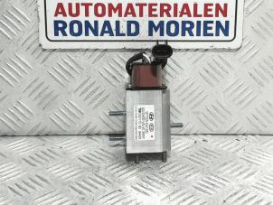 Used AC expansion valve Hyundai Ioniq Electric Price € 95,00 Margin scheme offered by Automaterialen Ronald Morien B.V.
