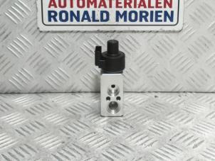 Used AC expansion valve Hyundai Ioniq Electric Price € 49,00 Margin scheme offered by Automaterialen Ronald Morien B.V.