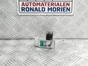 Used AC expansion valve Hyundai Ioniq Electric Price € 75,00 Margin scheme offered by Automaterialen Ronald Morien B.V.
